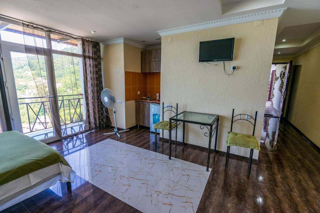 Aniva The Hotel Batumi Eksteriør billede